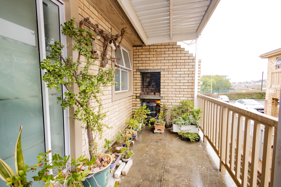 2 Bedroom Property for Sale in Brackenfell South Western Cape